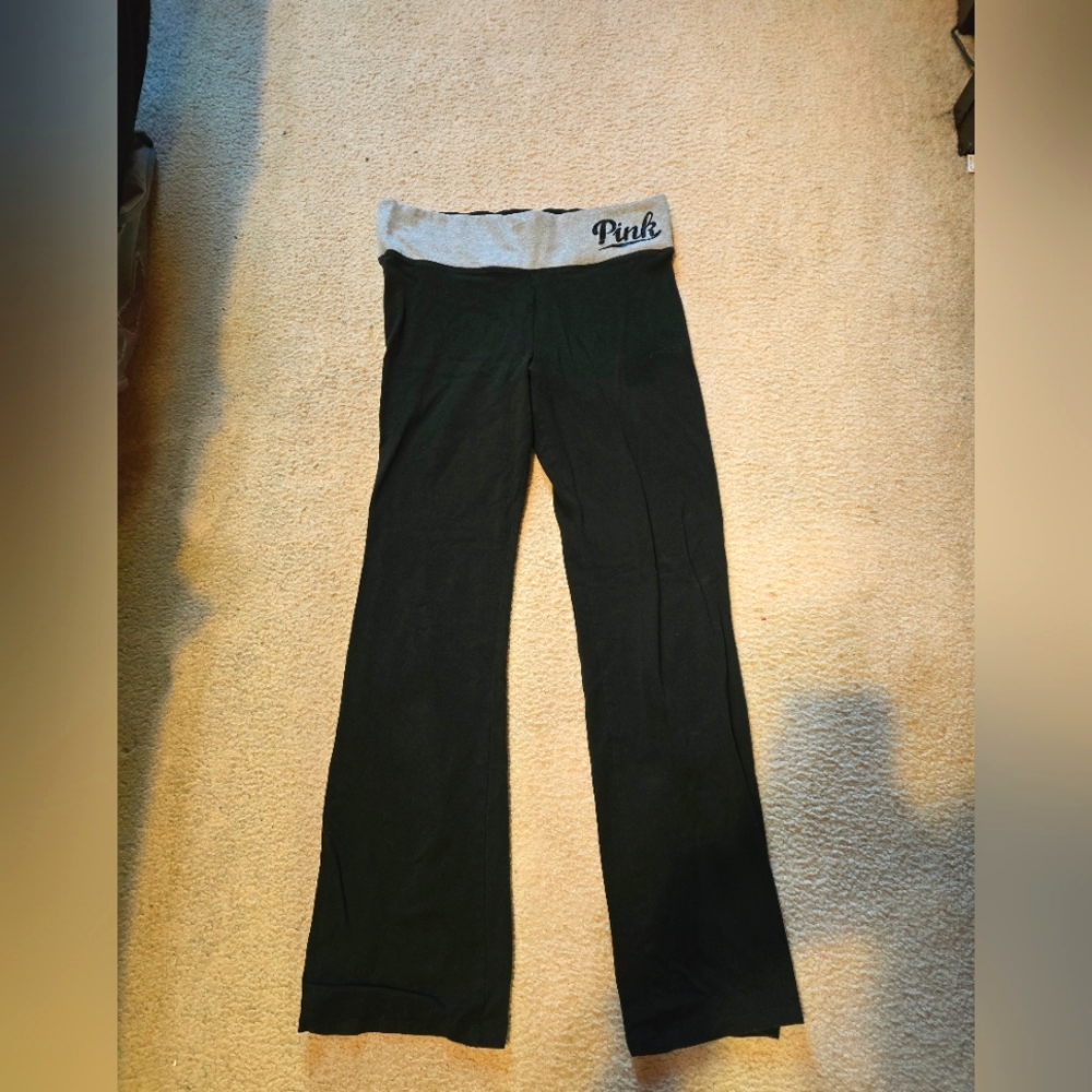 Victoria's secret yoga pants circa 2009